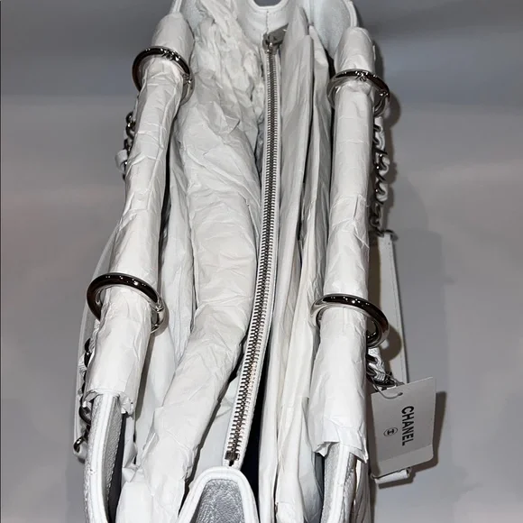 ❤️NWT CHANEL GRAND SHOPPING BAG IN CAVIAR WHITE LEATHER WITH SILVER HARDWARE - Picture 5 of 17